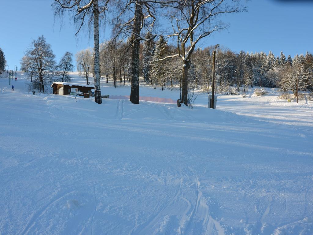 Вилла Comfortable Detached House With Large Garden Klokoci Экстерьер фото