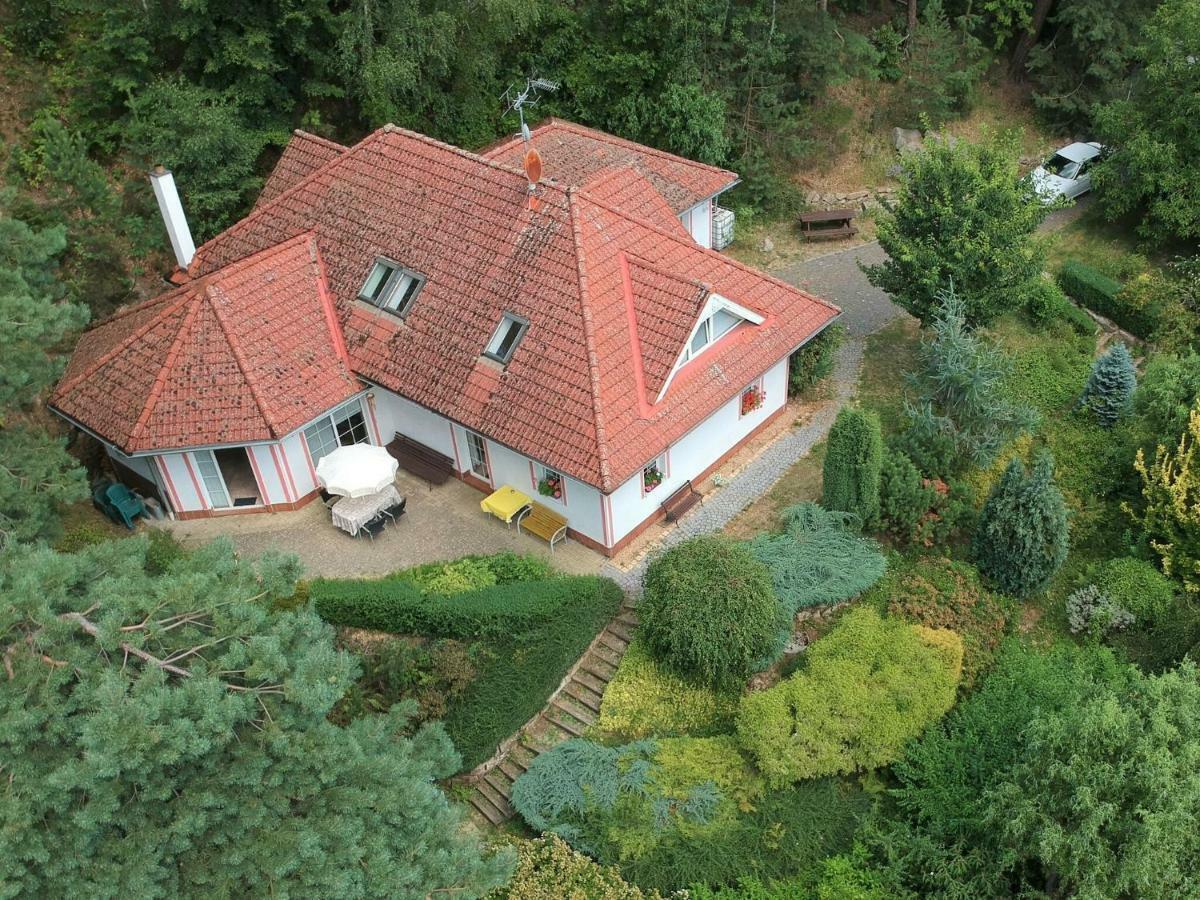 Вилла Comfortable Detached House With Large Garden Klokoci Экстерьер фото