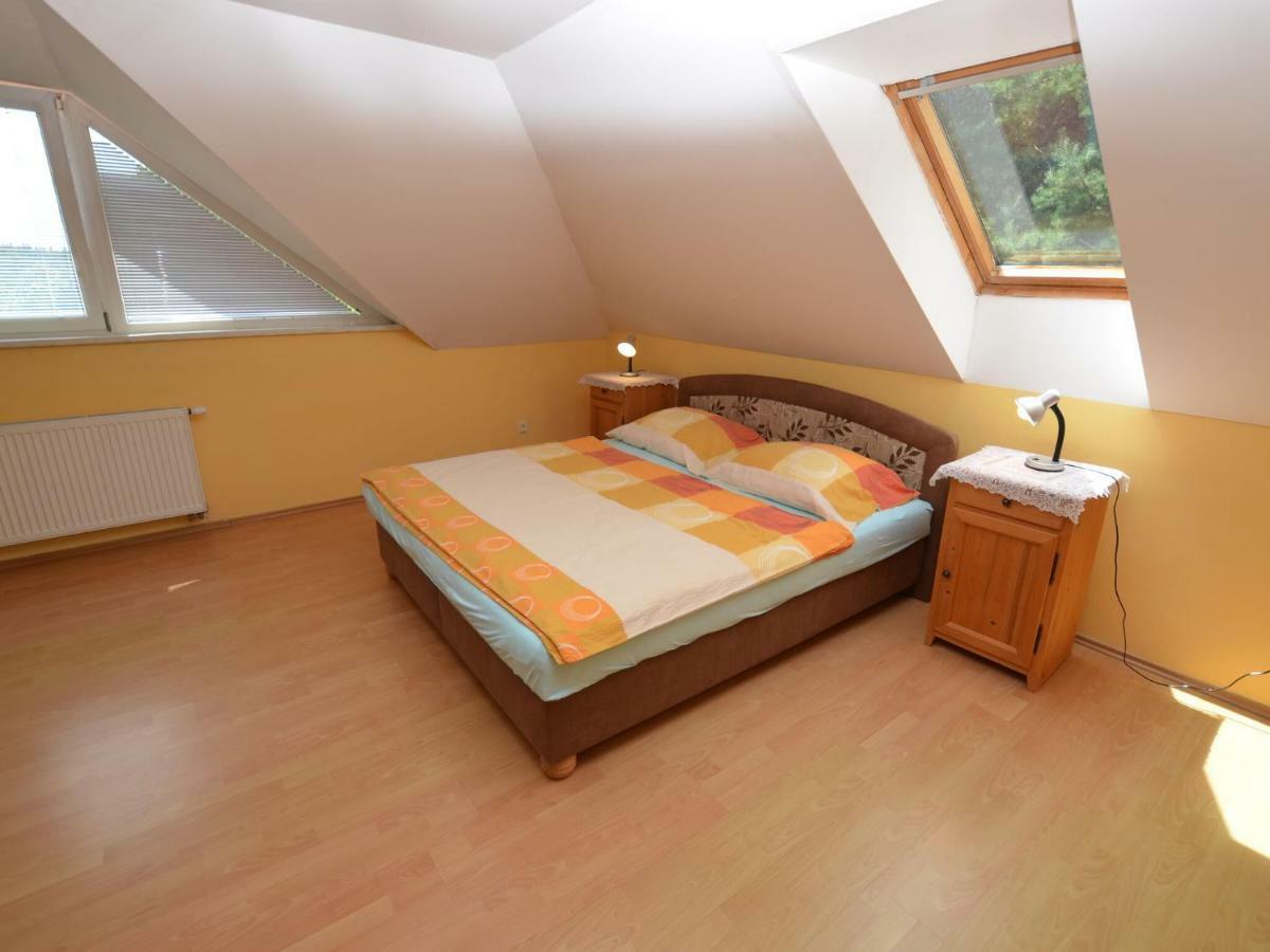 Вилла Comfortable Detached House With Large Garden Klokoci Экстерьер фото